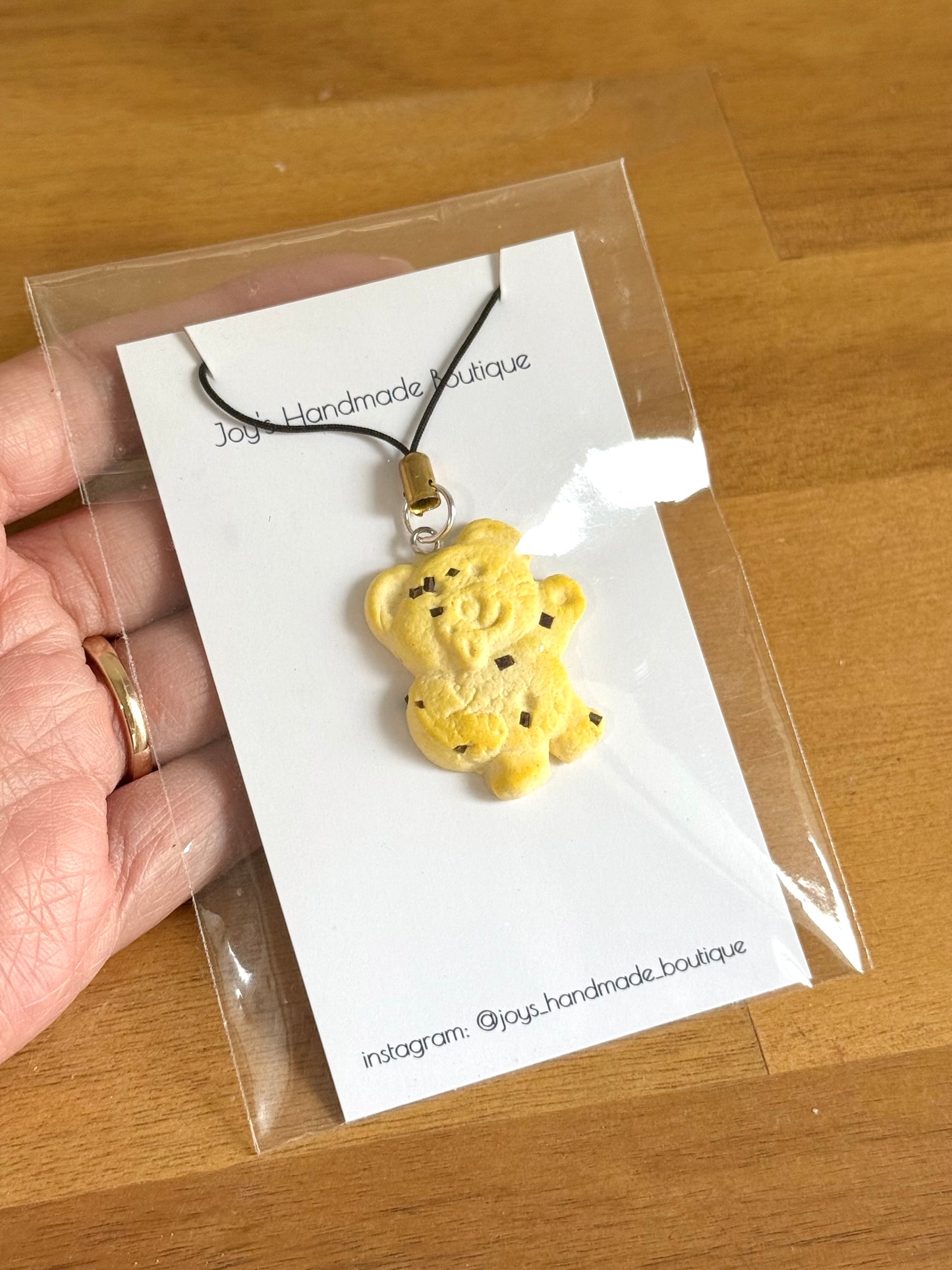 Teddy biscuit phone charm (seconds)