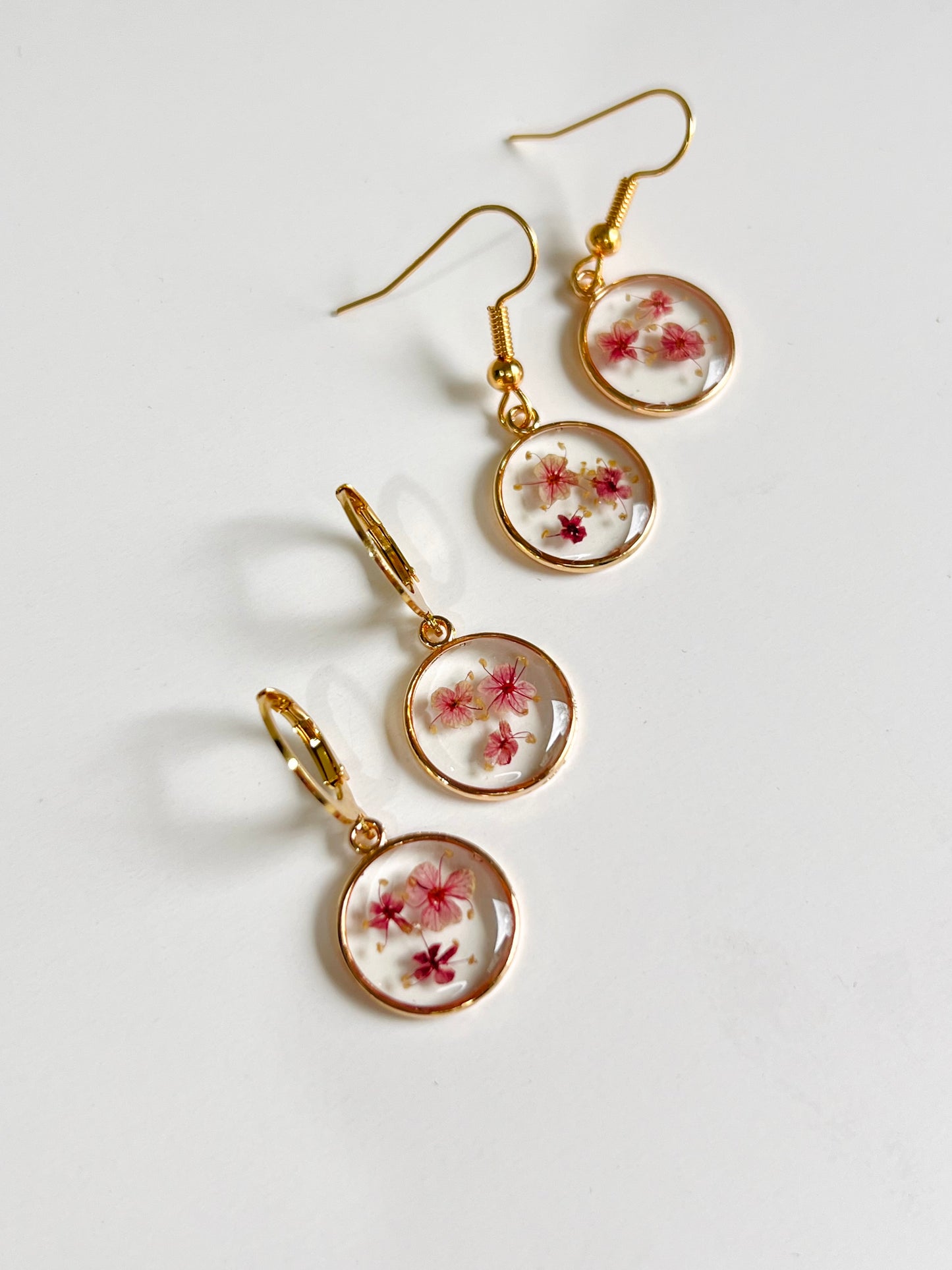 Dried flower resin earrings (pink) | Handmade from resin