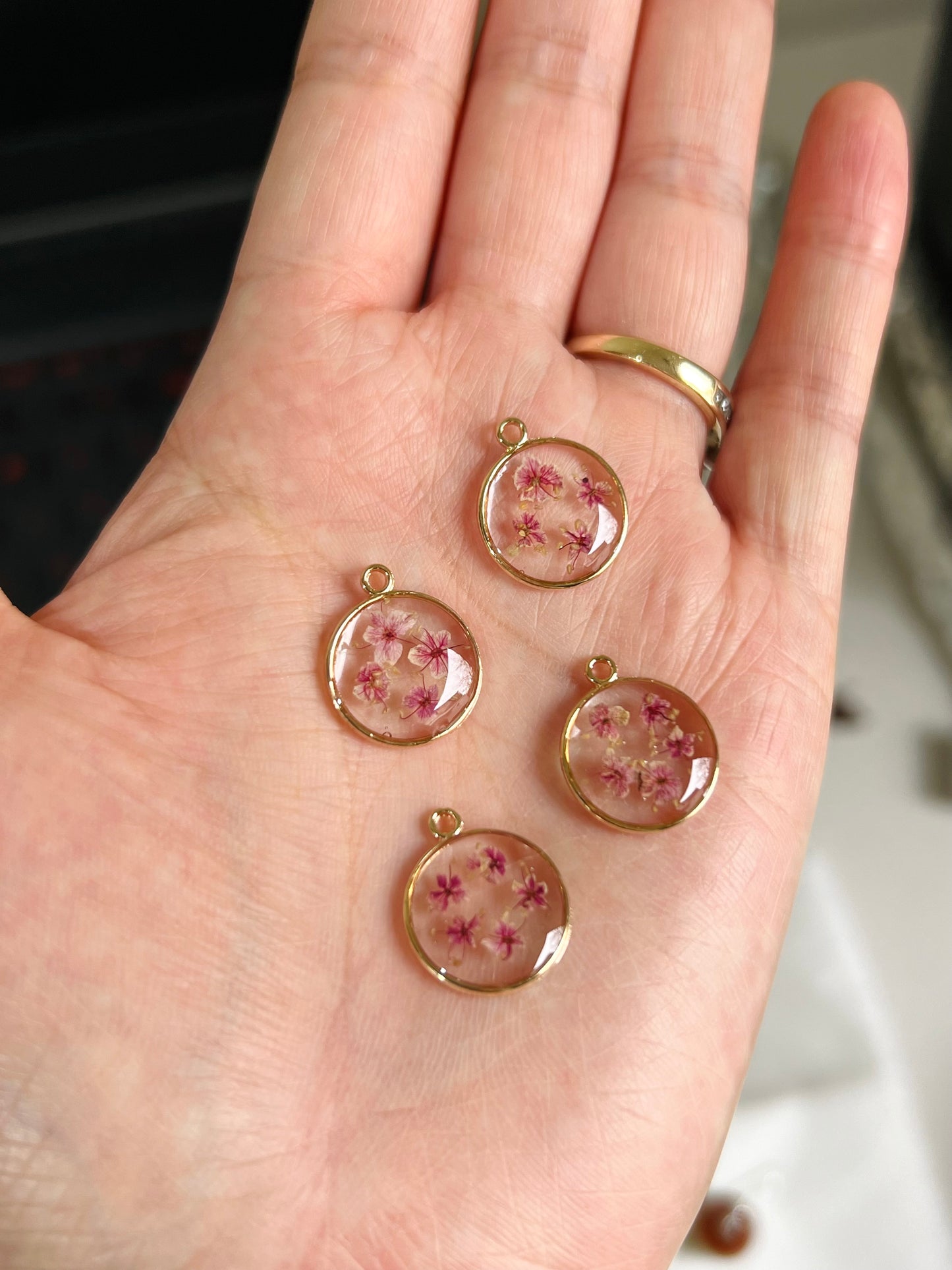 Dried flower resin earrings (pink) | Handmade from resin