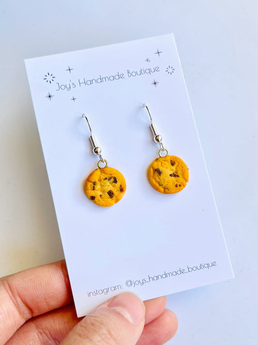 Chocolate chip cookie earrings